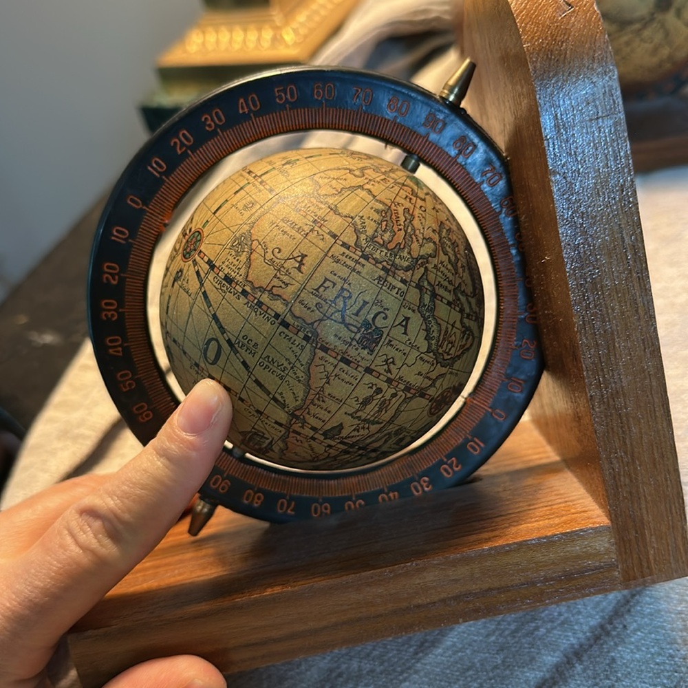 Vintage old world 🌎 Globe Bookends - Picture 8 of 16